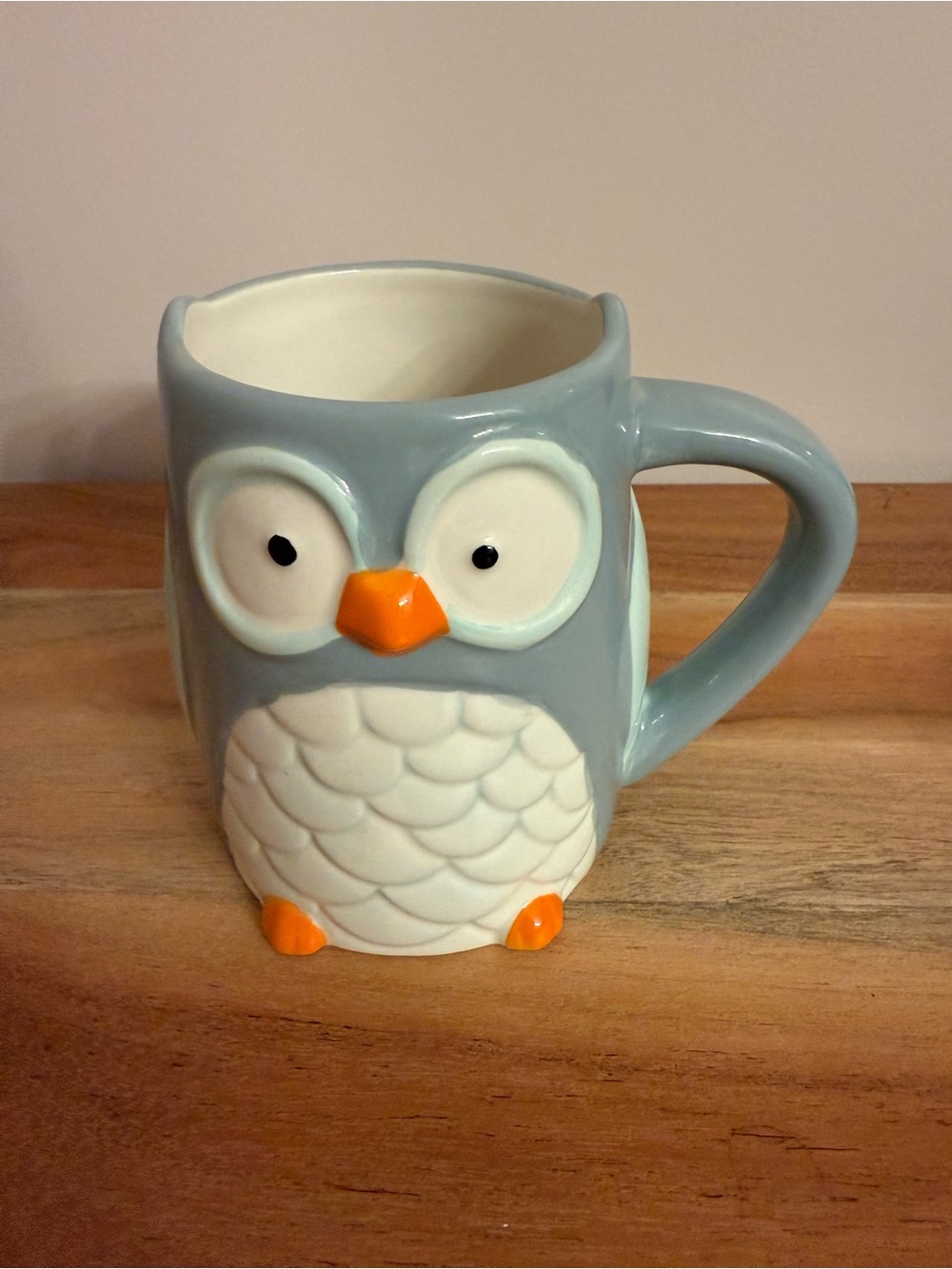 Tag Owl Ceramic Coffee Mug in Light Blue, White & Orange 3D molded